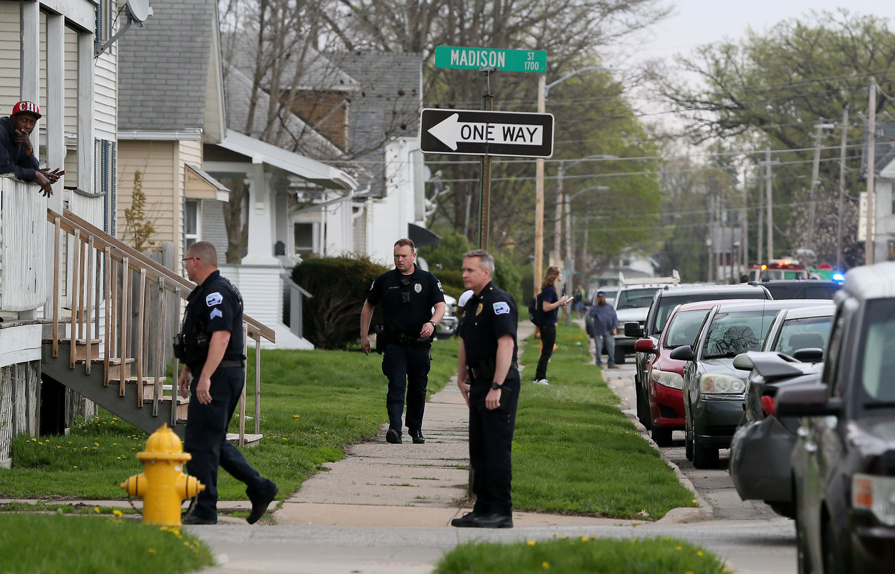 042519-qct-officer-shot-016
